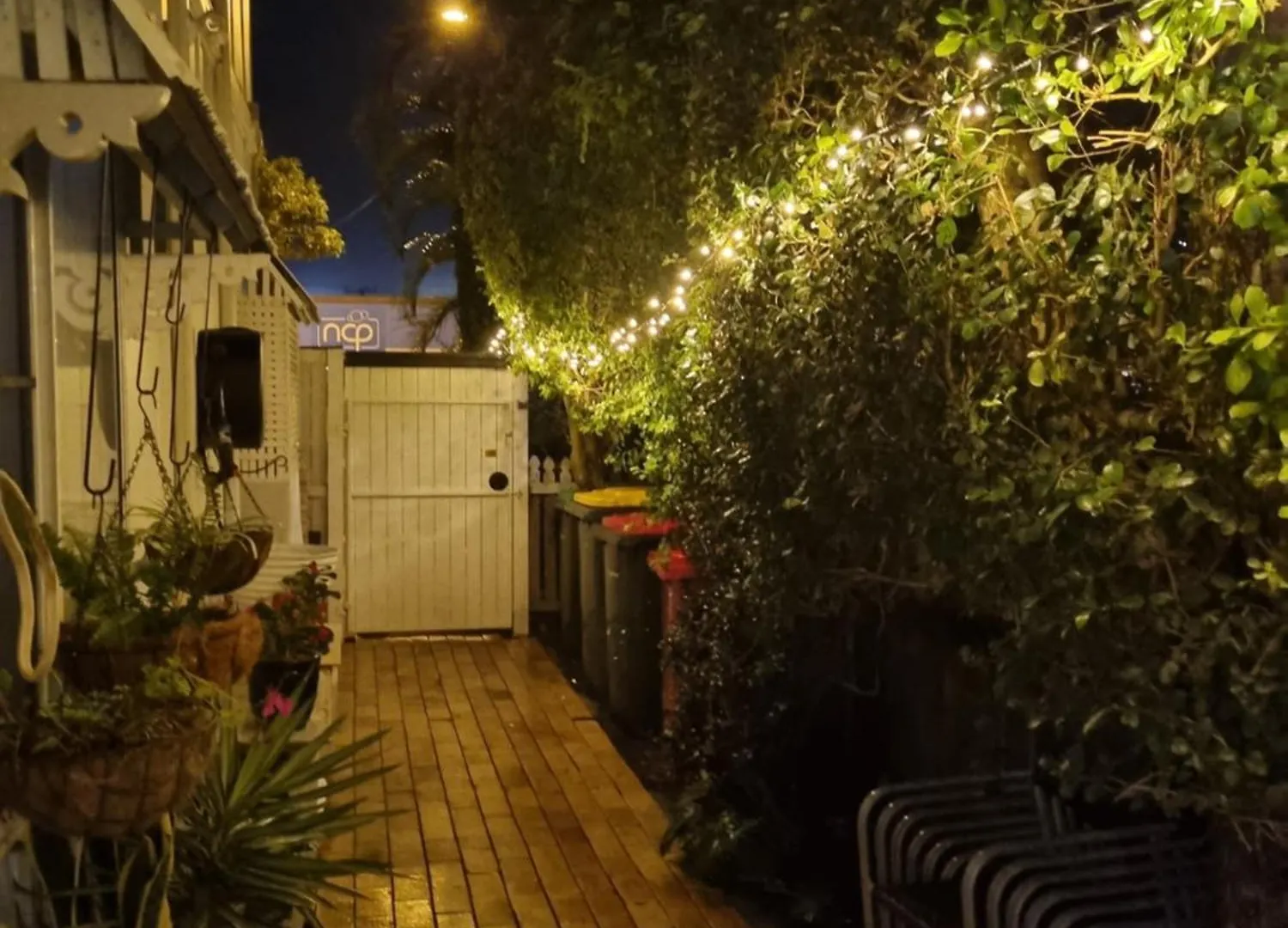 קלונדרה Small Pet Friendly Granny Flat With Paved Courtyard 0*,